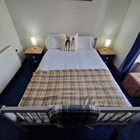 Y Castell Budget Accommodation 풀헬리 객실 사진