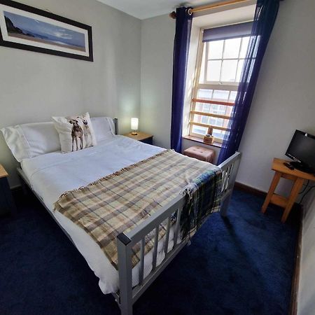 Y Castell Budget Accommodation 풀헬리 외부 사진
